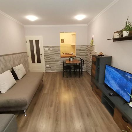 Carpe Diem Apartment ไฮจ์ดุสโซบอสโล ภายนอก รูปภาพ