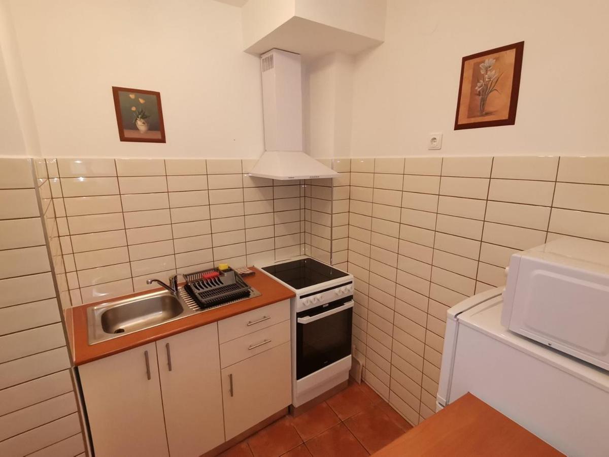 Carpe Diem Apartment ไฮจ์ดุสโซบอสโล ภายนอก รูปภาพ