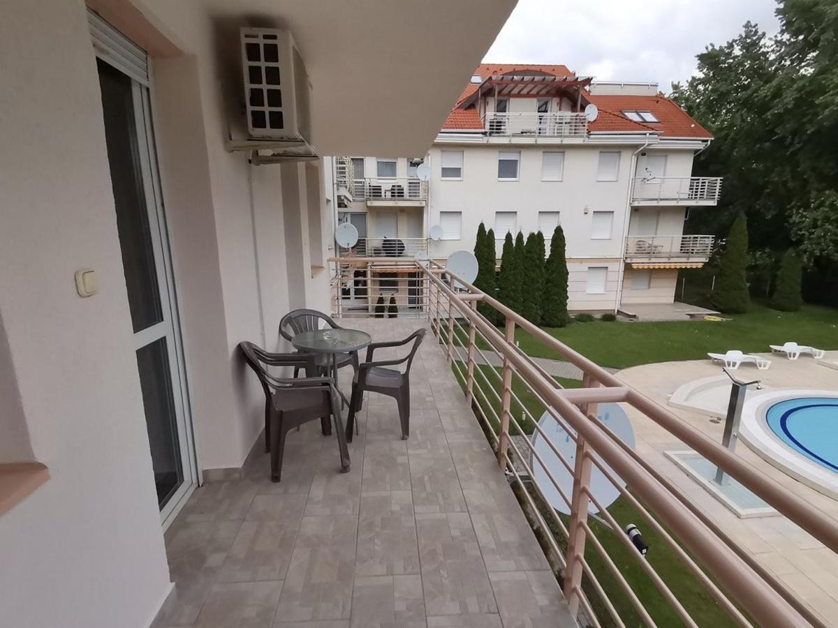 Carpe Diem Apartment ไฮจ์ดุสโซบอสโล ภายนอก รูปภาพ