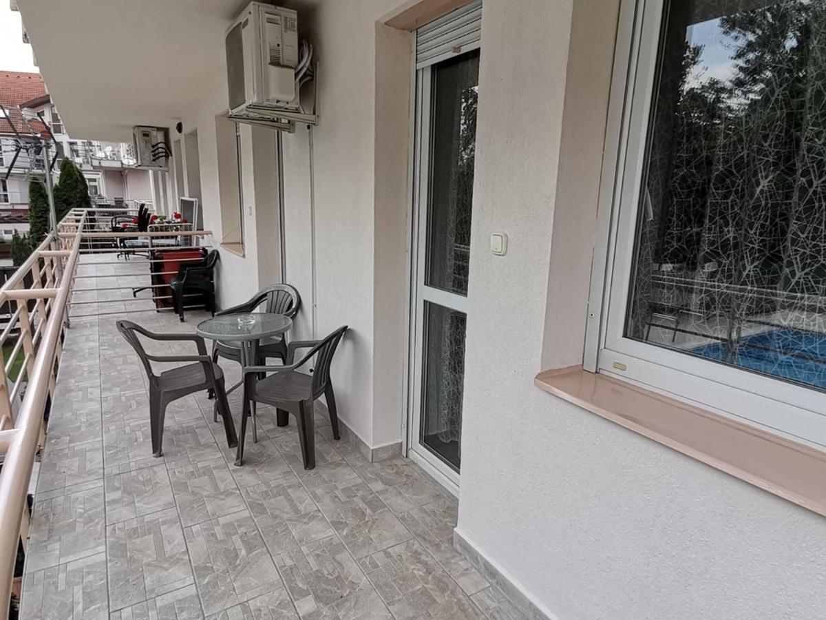 Carpe Diem Apartment ไฮจ์ดุสโซบอสโล ภายนอก รูปภาพ