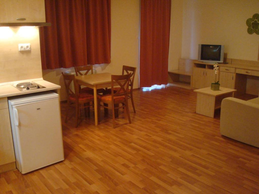 Carpe Diem Apartment ไฮจ์ดุสโซบอสโล ห้อง รูปภาพ