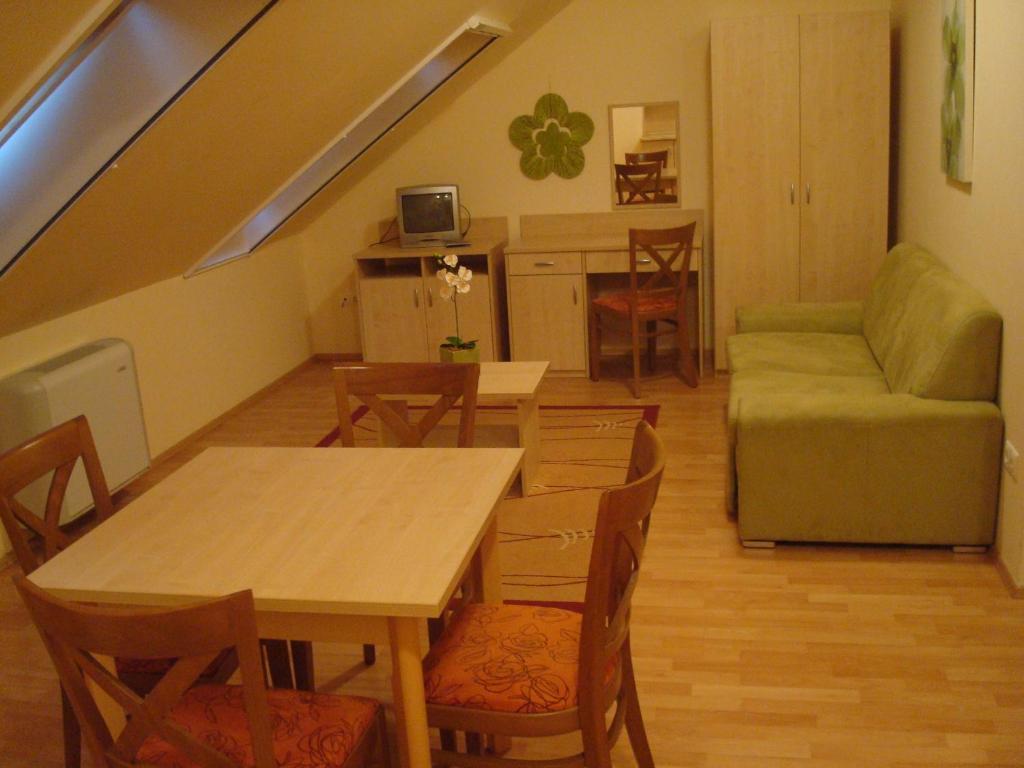 Carpe Diem Apartment ไฮจ์ดุสโซบอสโล ห้อง รูปภาพ