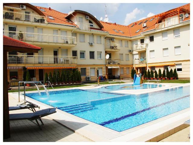 Carpe Diem Apartment ไฮจ์ดุสโซบอสโล ภายนอก รูปภาพ