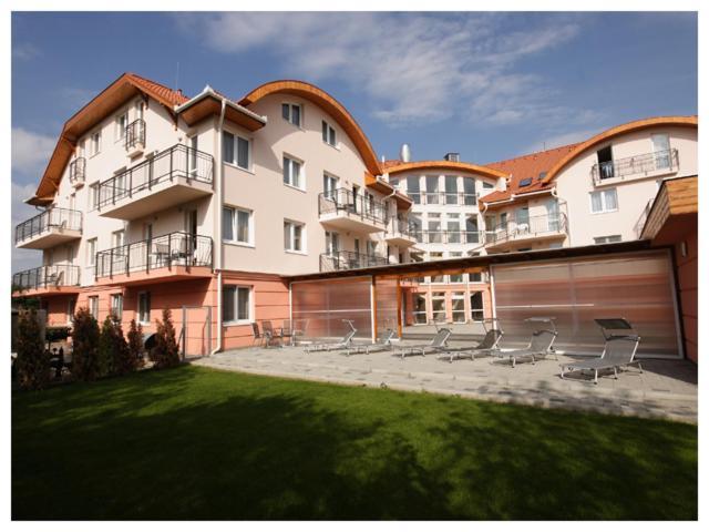 Carpe Diem Apartment ไฮจ์ดุสโซบอสโล ภายนอก รูปภาพ